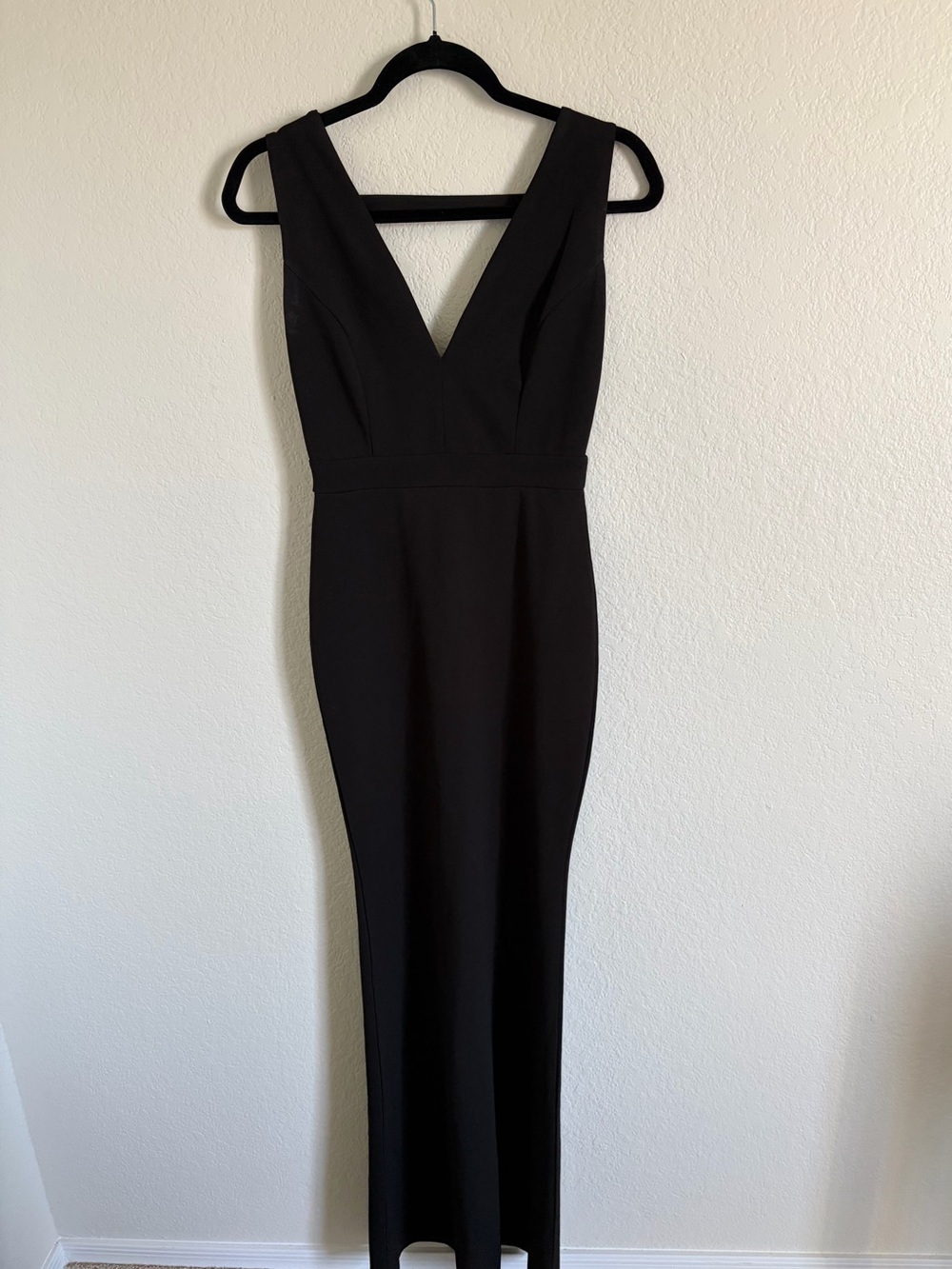 Windsor Black V-Neck Maxi Dress